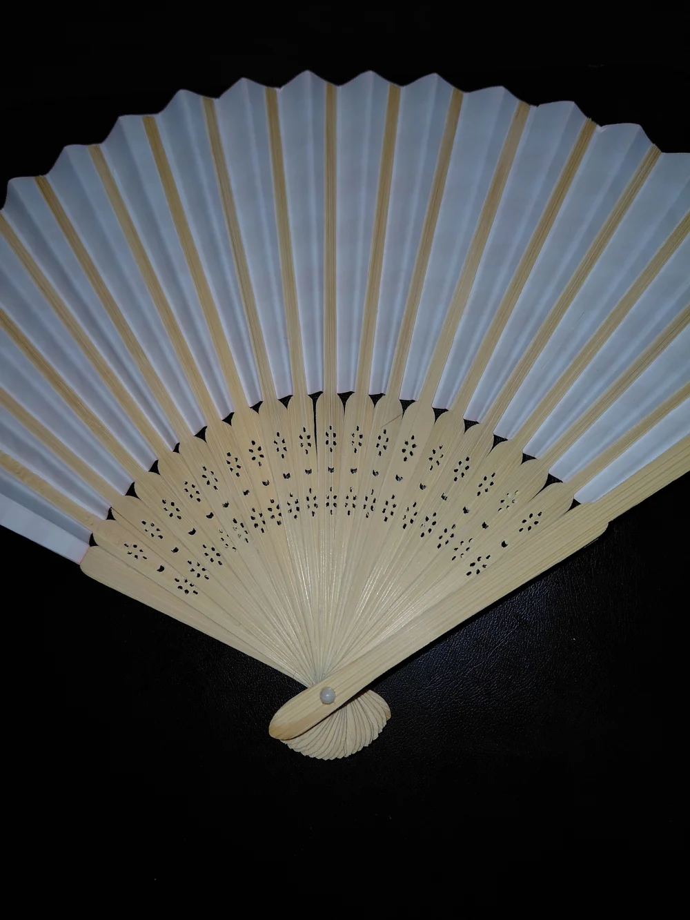 NWOT Unbranded Red & White Striped Folding Hand Fan - Patriotic Party Accessory